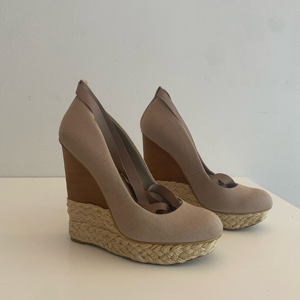 BCBG MAXAZRIA wedges